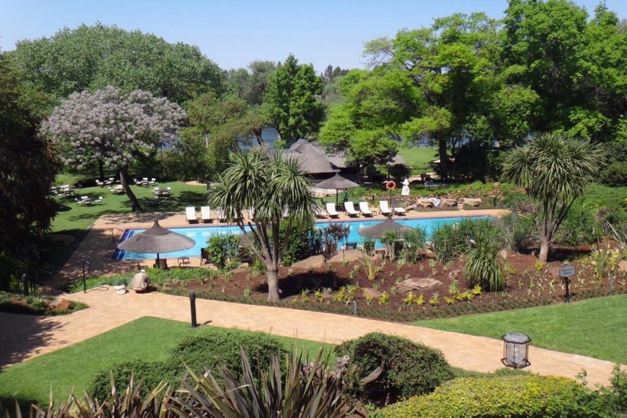 Riverside Sun Vanderbijlpark Exterior foto
